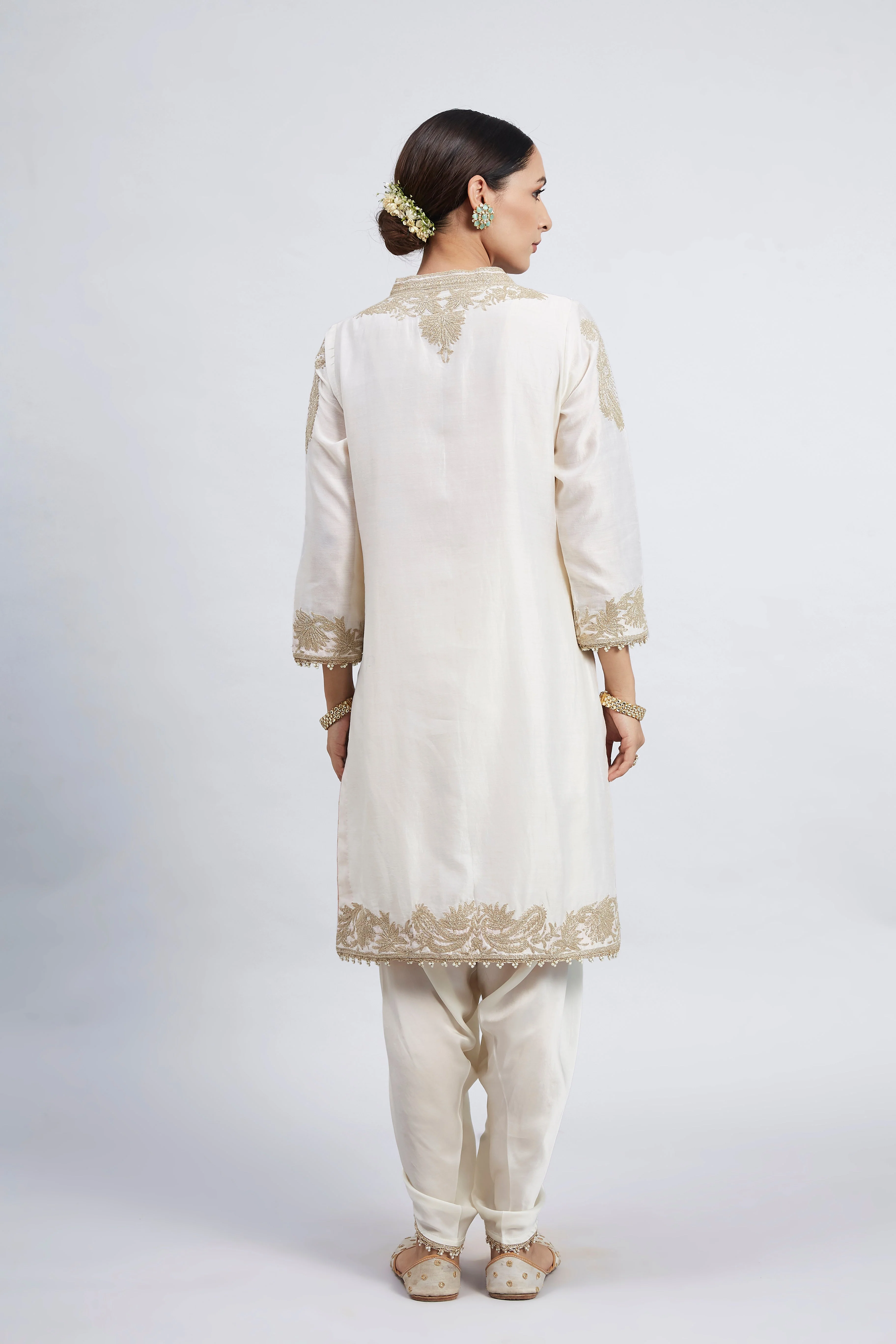 Aabish- Daisy Ivory Pearl Embroidered Kurta Set - Image 3