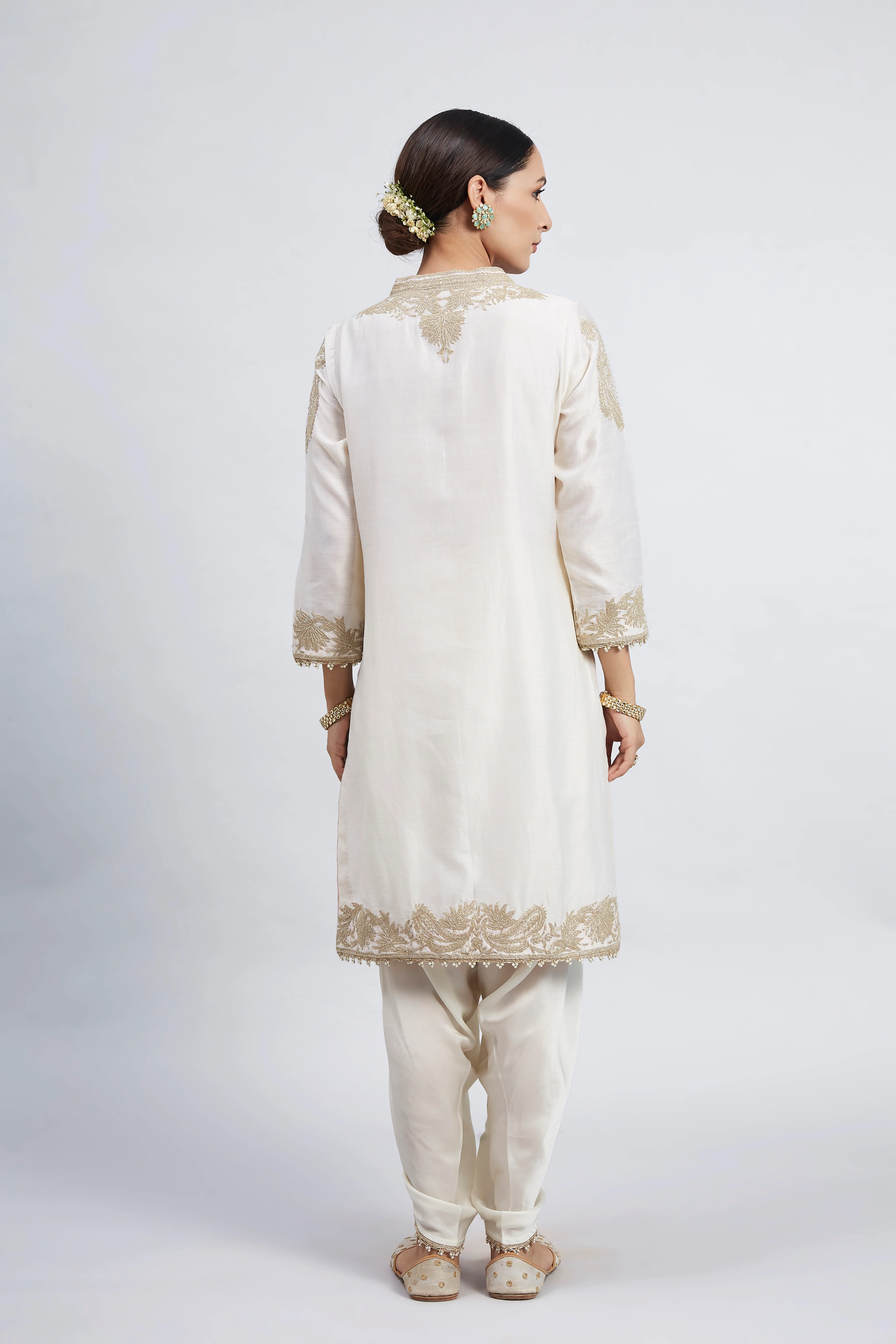 Aabish- Daisy Ivory Pearl Embroidered Kurta Set - Image 3