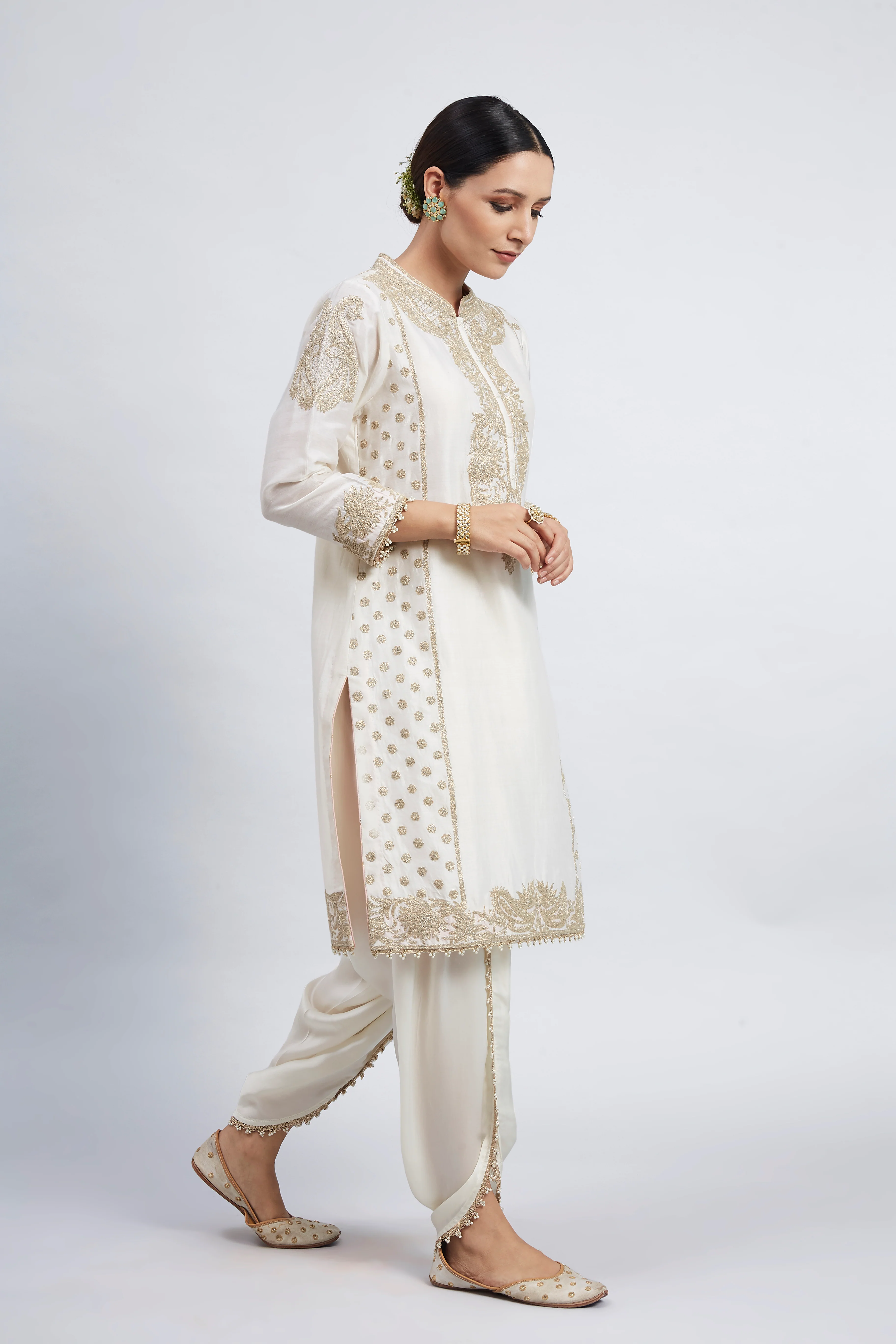 Aabish- Daisy Ivory Pearl Embroidered Kurta Set - Image 4