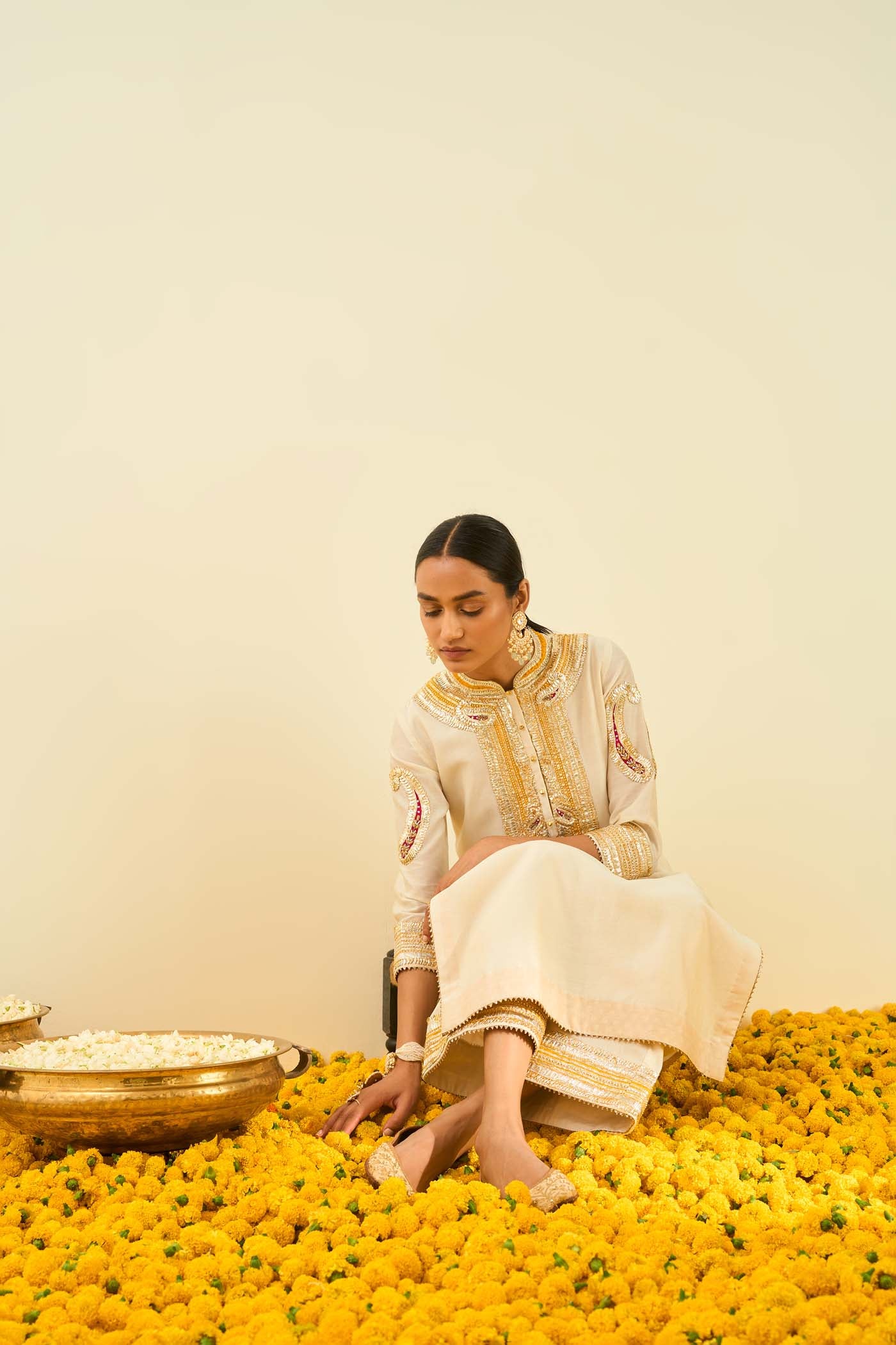 Aliyah- Daisy Ivory straight long kurta with palazzo - Image 5