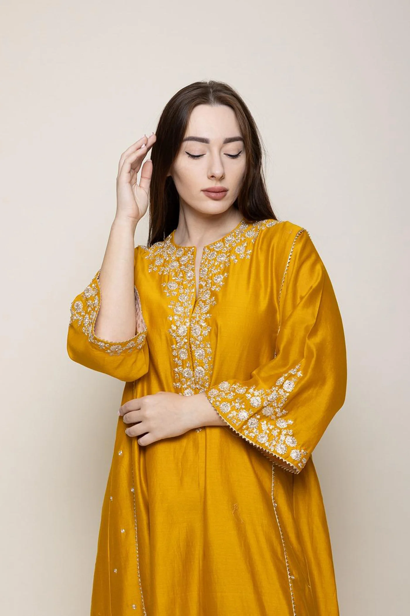 Baarizah - Glaze Mustard Abaya - Image 4