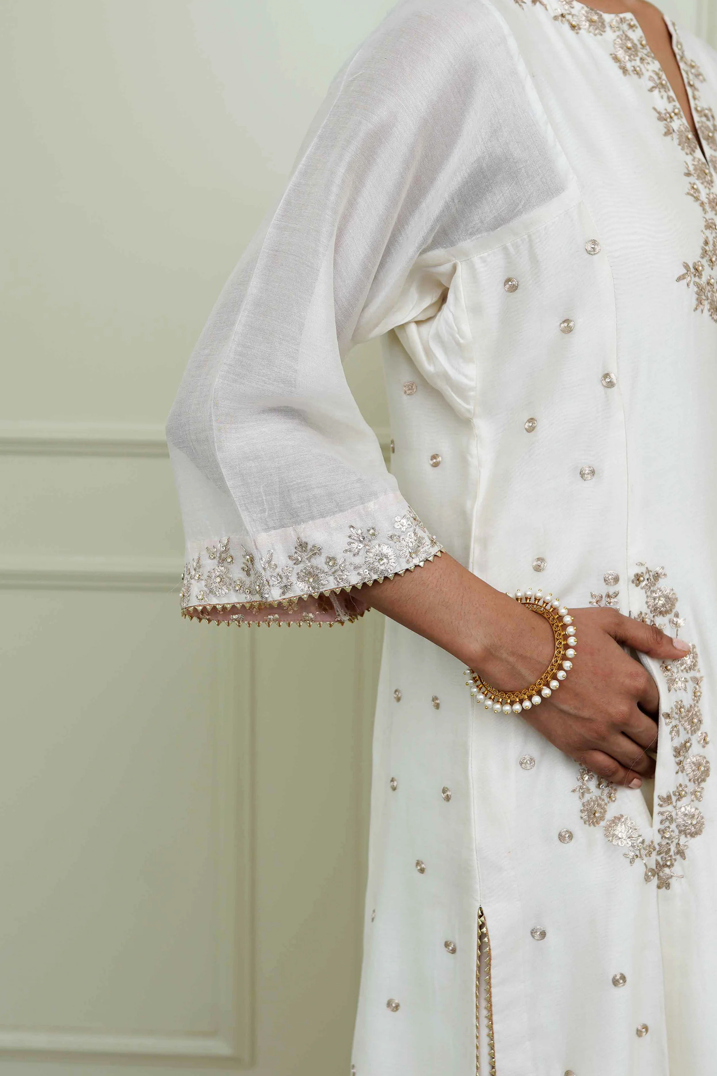 Basirah-Daisy Ivory Gota Embroidered Kurta Set - Image 4