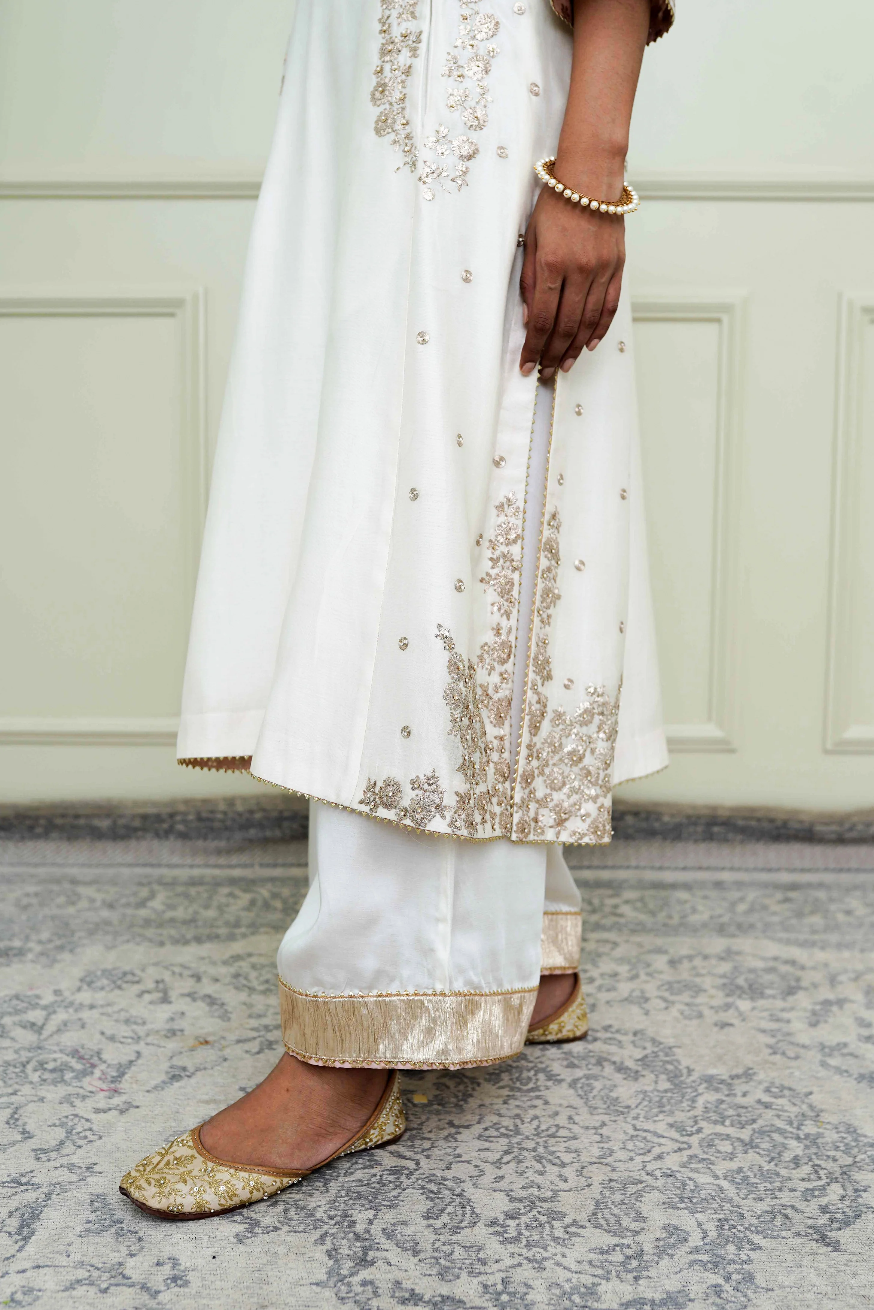 Basirah-Daisy Ivory Gota Embroidered Kurta Set - Image 5
