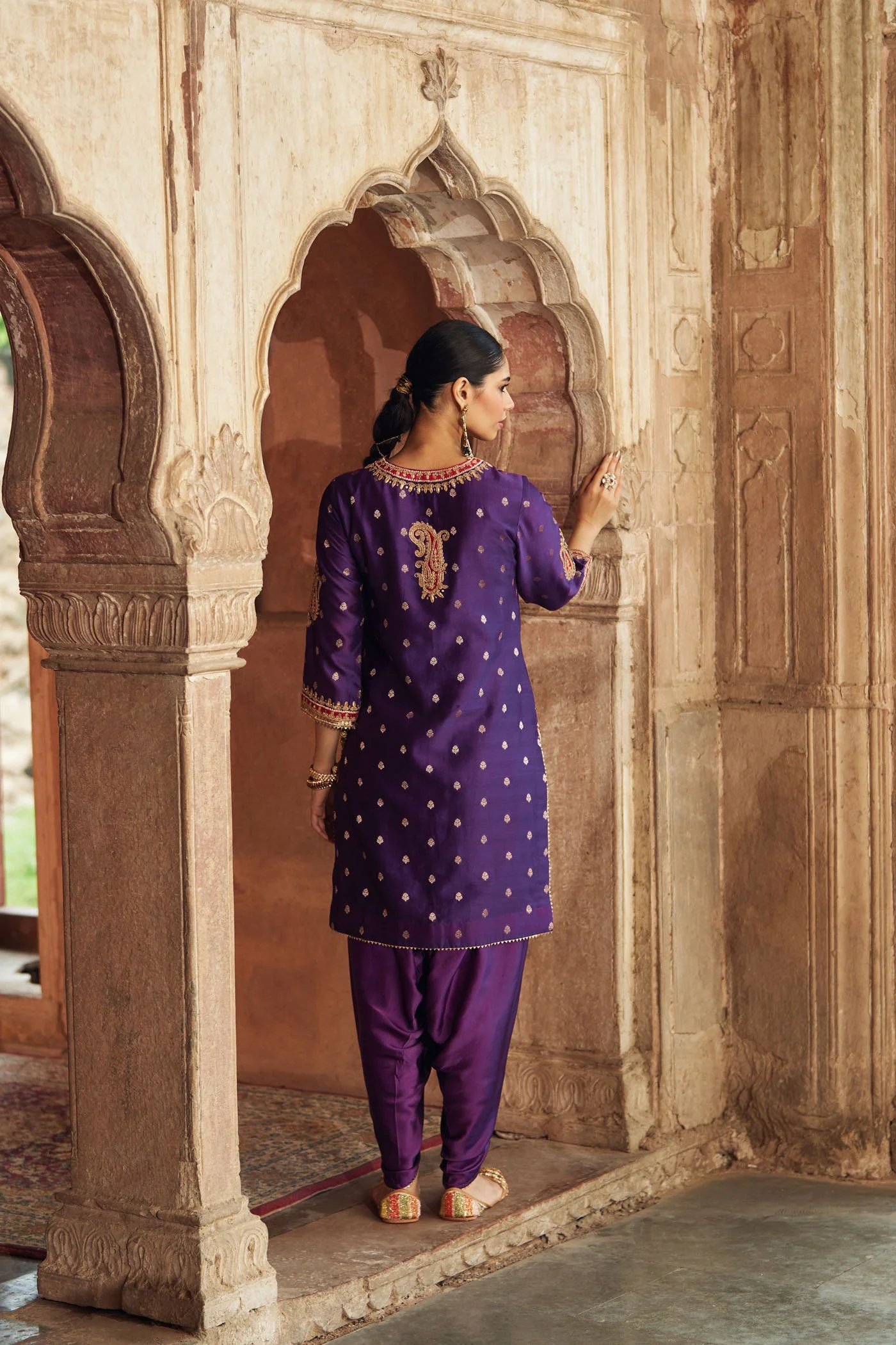FAHMIDA - DEEP PURPLE SHORT KURTA WITH TULIP PANT (Lxrts) - Image 7