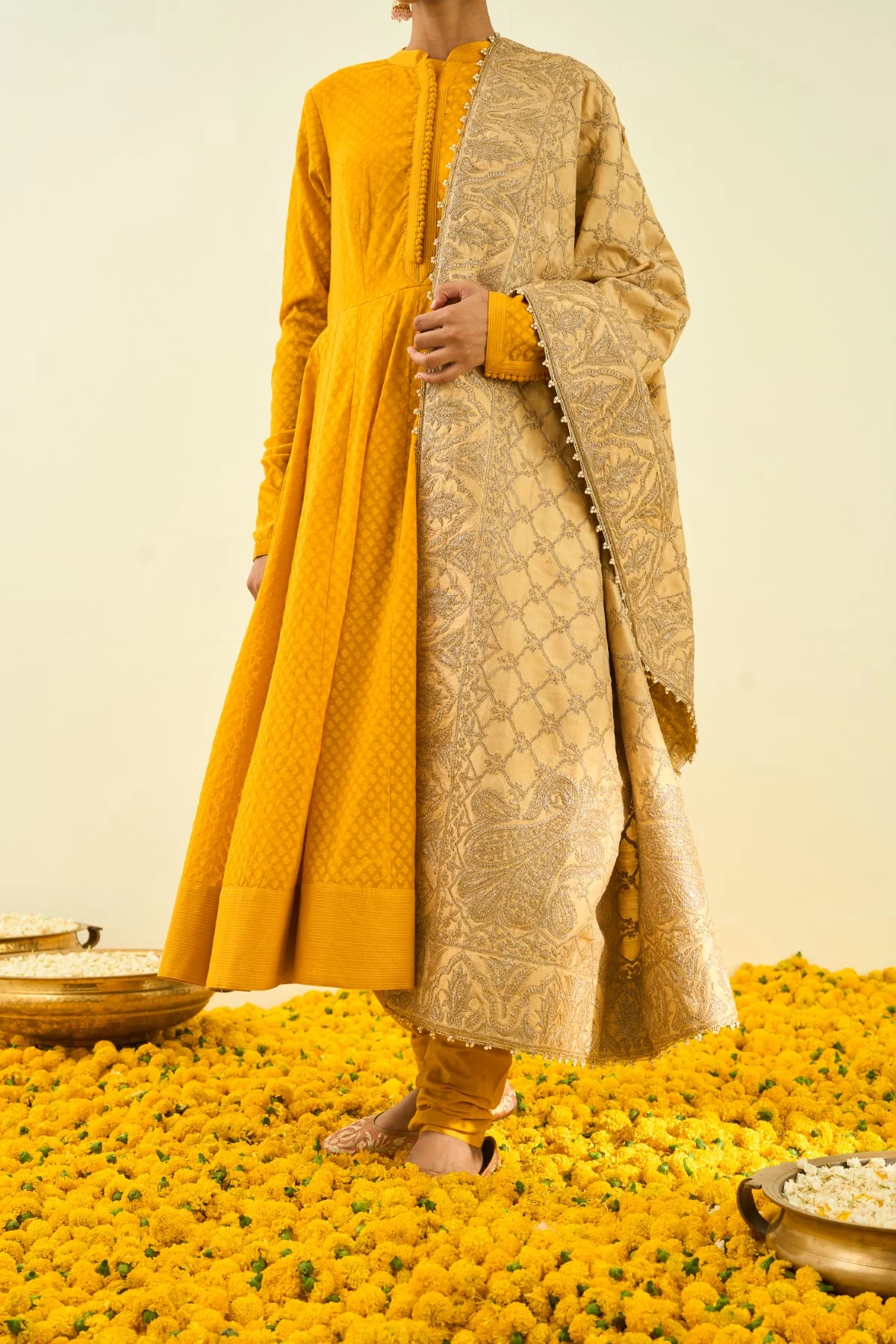 Gold Tilla Embroidery Odhni - Image 2