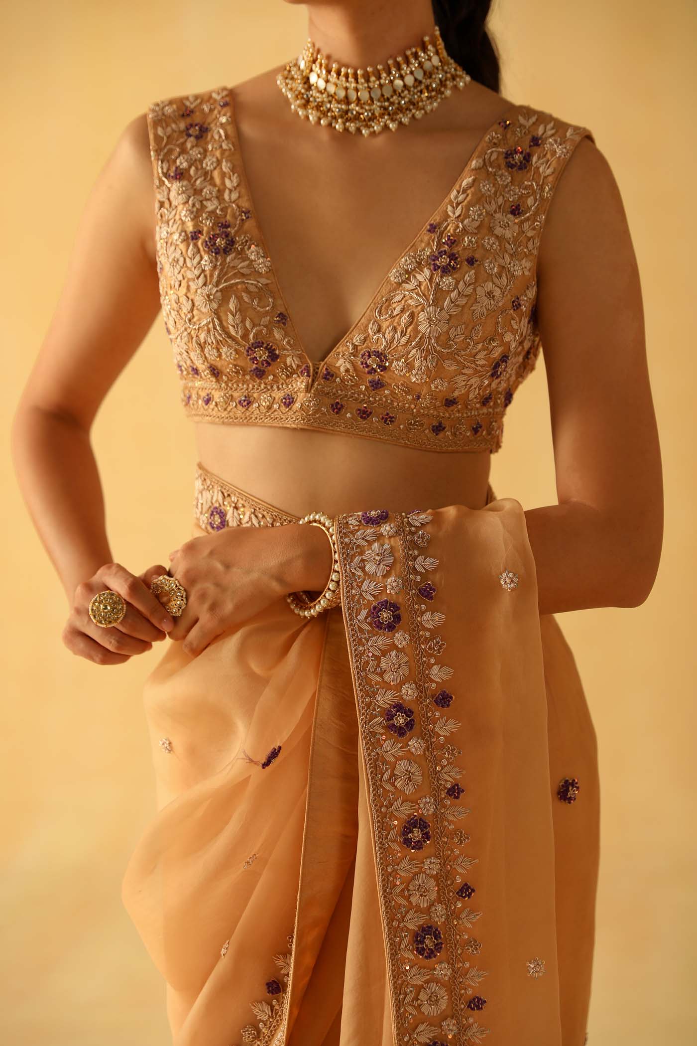 Hannah - Gold Saree Set - Image 4