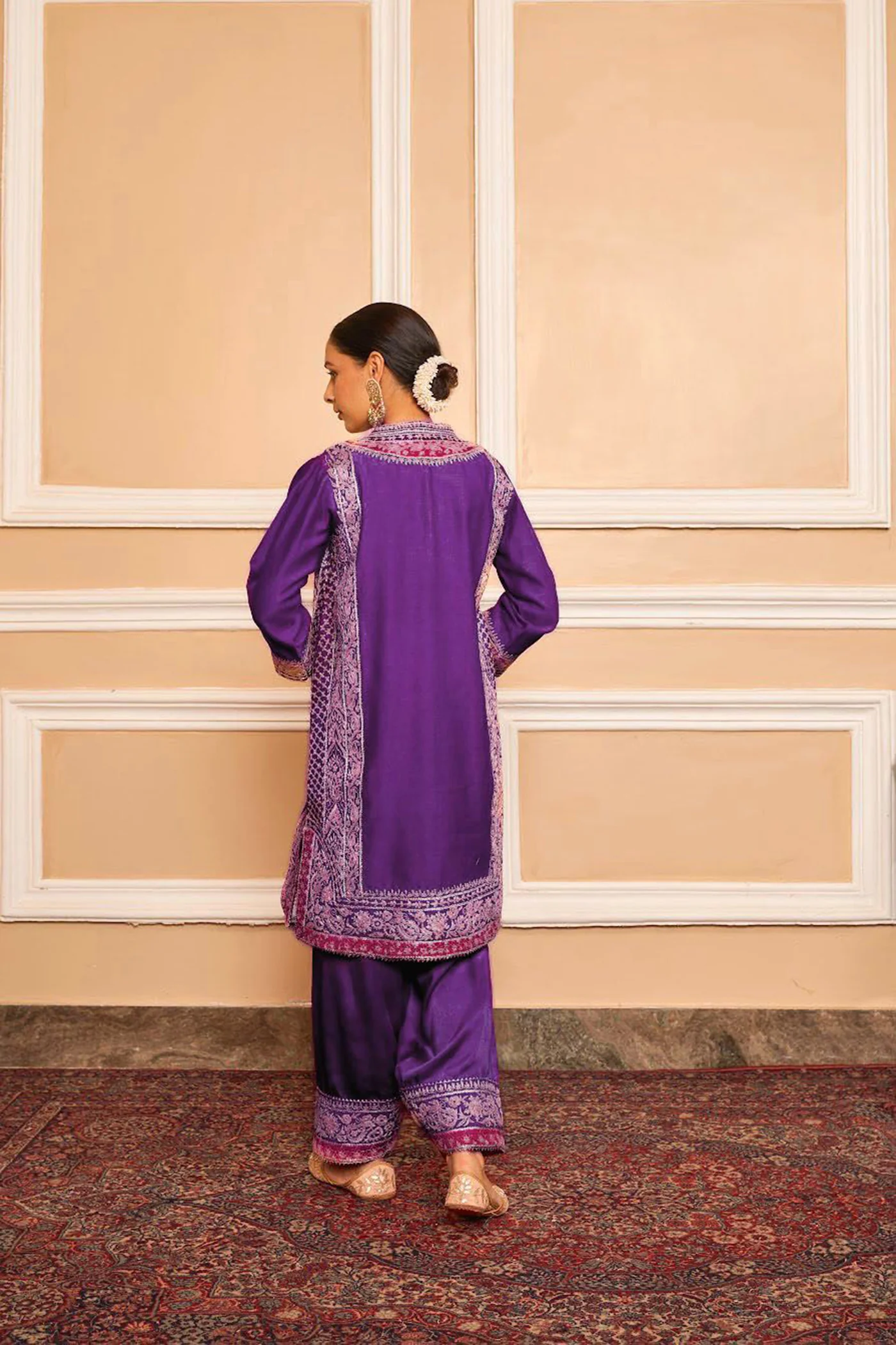 MAHEEP KAPOOR IN NAAYAAB - PURPLE SHORT KURTA WITH SALWAR AND DUPATTA - Image 3