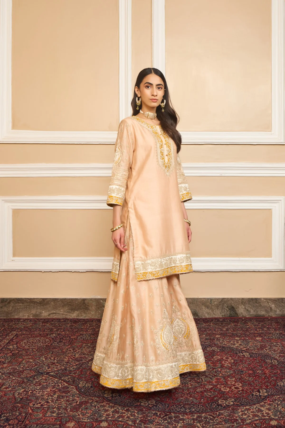 Komal Kapoor IN RAINA - ROSEPINK SHORT KURTA WITH SHARARA AND ODHNI - Image 7