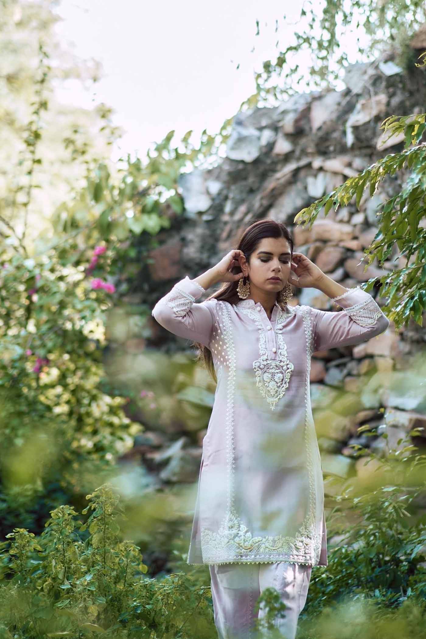 Pallavi Singh In Ayanna - Frosty green short kurta with dhoti - Image 2