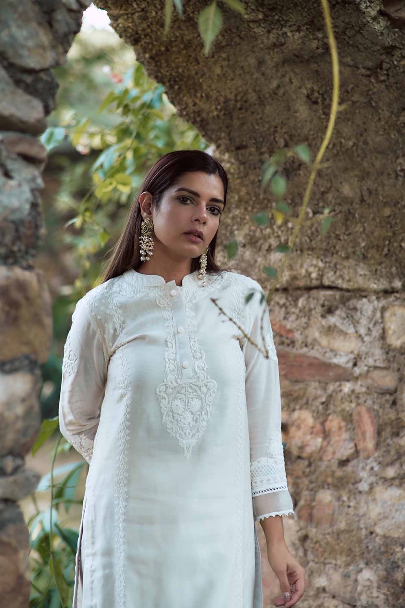 Pallavi Singh In Ayanna - Frosty green short kurta with dhoti - Image 4