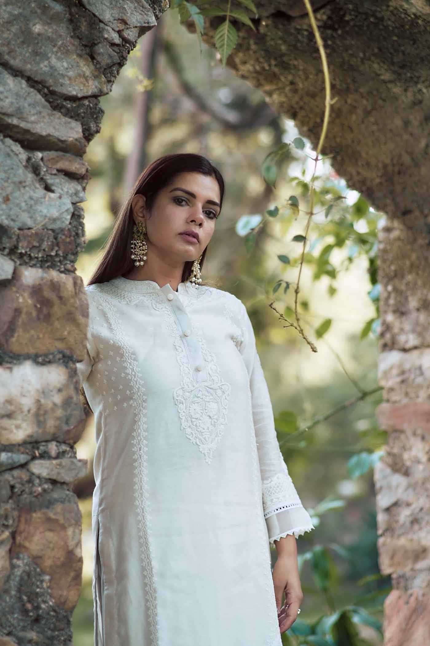 Pallavi Singh In Ayanna - Frosty green short kurta with dhoti - Image 5