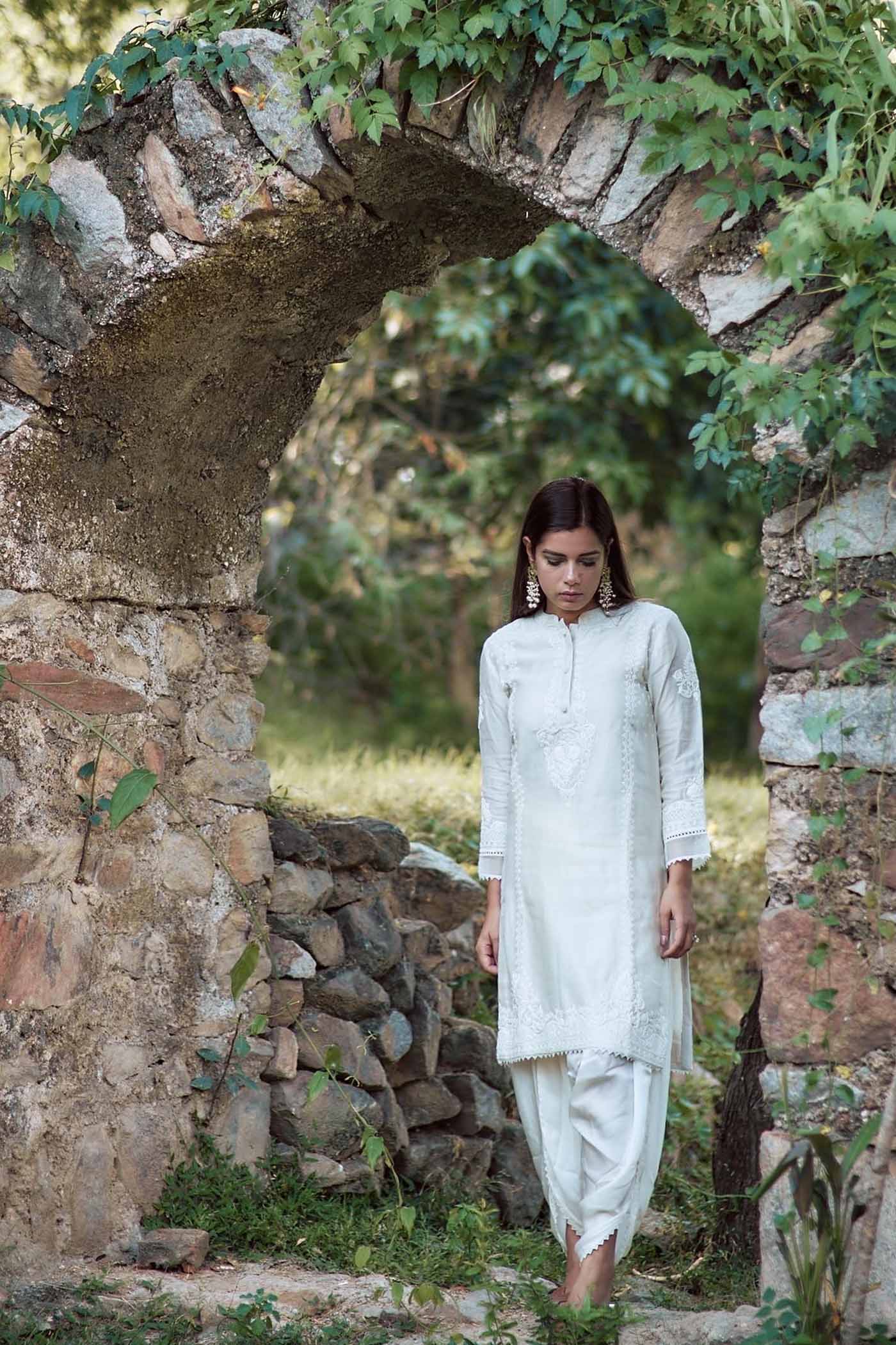 Pallavi Singh In Ayanna - Frosty green short kurta with dhoti - Image 7