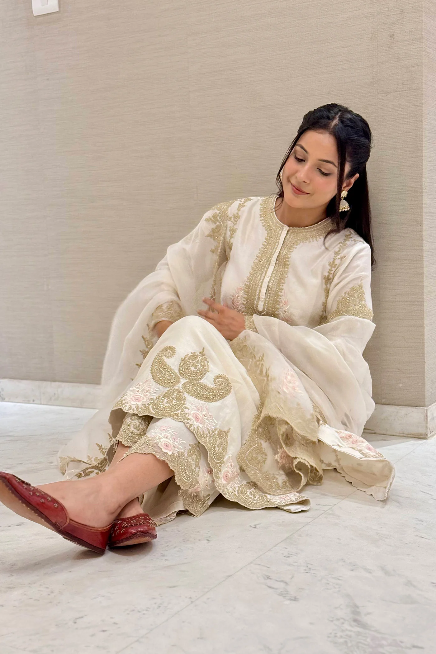Shehnaaz Gill in Yusra - Daisy Ivory Long kurta with palazzo and dupatta - Image 3